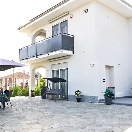 Apartment Casa Charmart Asti